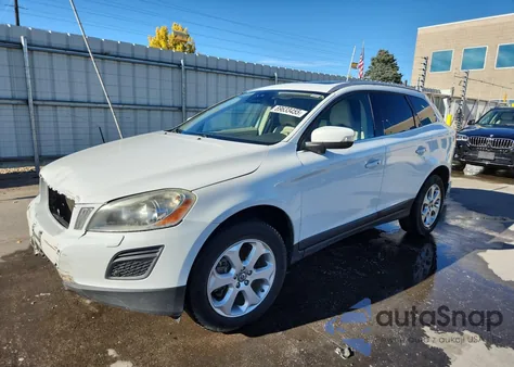 2012 Volvo Xc60 3.2 z USA, uszkodzony, nr VIN YV4952DL8C2281284